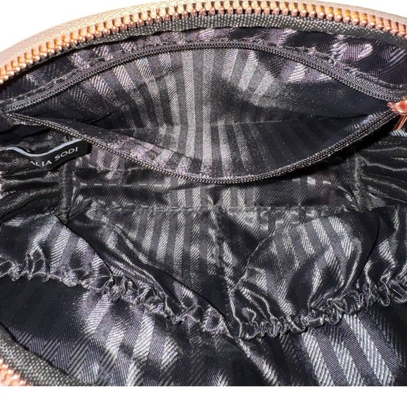 NWOT Thalia Sodi Croc-Embossed Nude Cosmetic Pouch – Effortless Glam - Picture 4 of 7